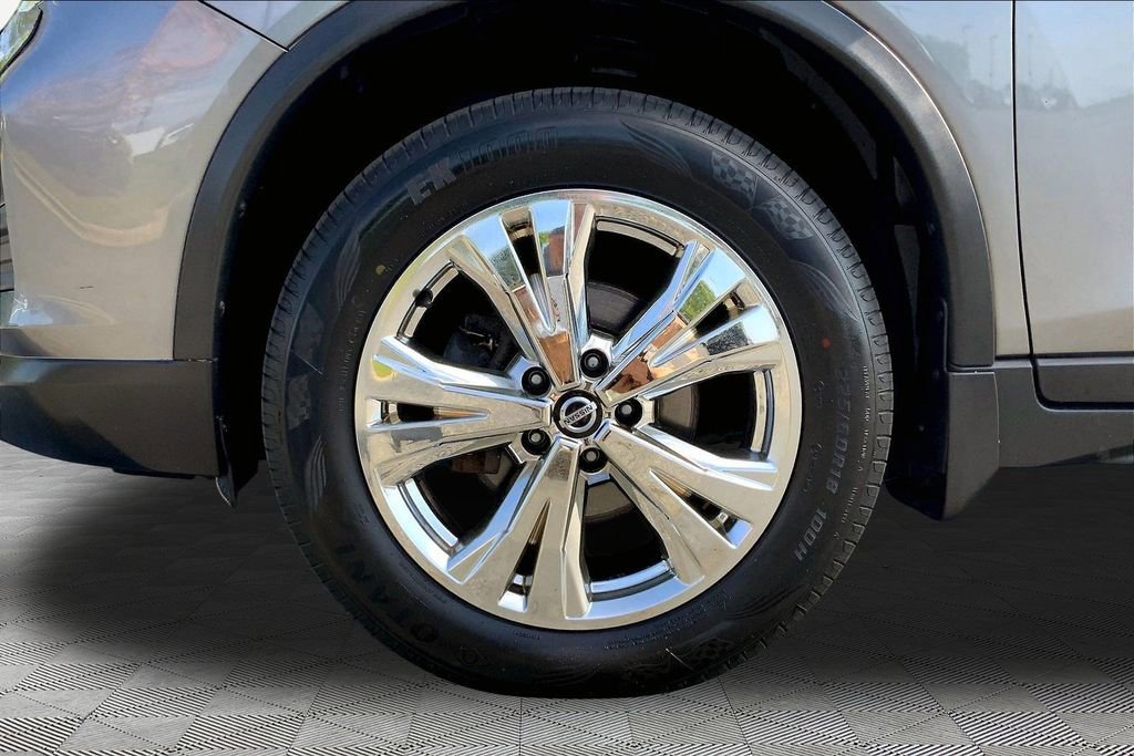 Used 2020 Nissan Rogue SV w/ Premium Package image 21