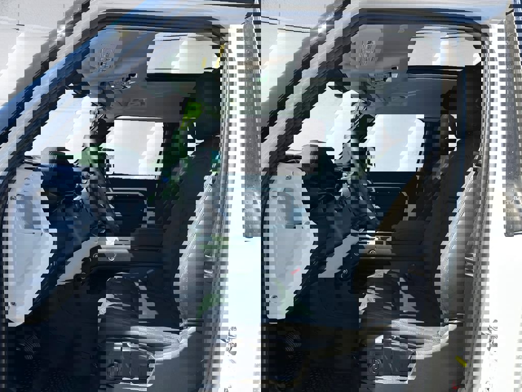 Used 2025 Land Rover Defender 90 S AWD/4WD image 7