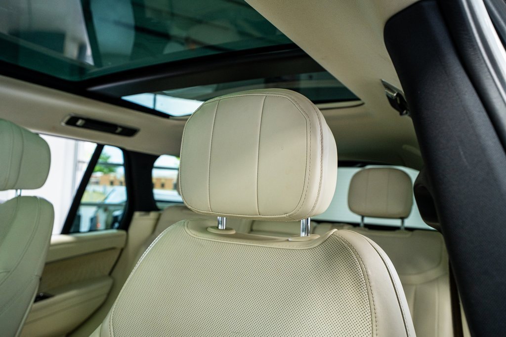 Used 2024 Land Rover Range Rover SE image 37