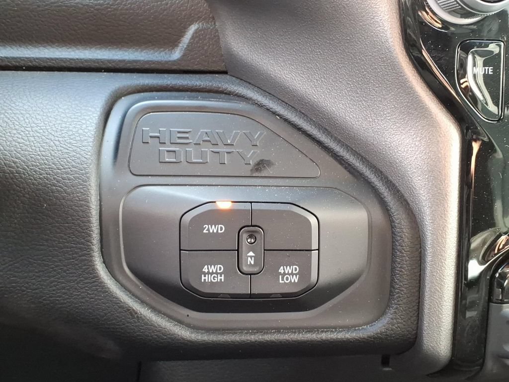 Used 2025 RAM 2500 Big Horn AWD/4WD image 7