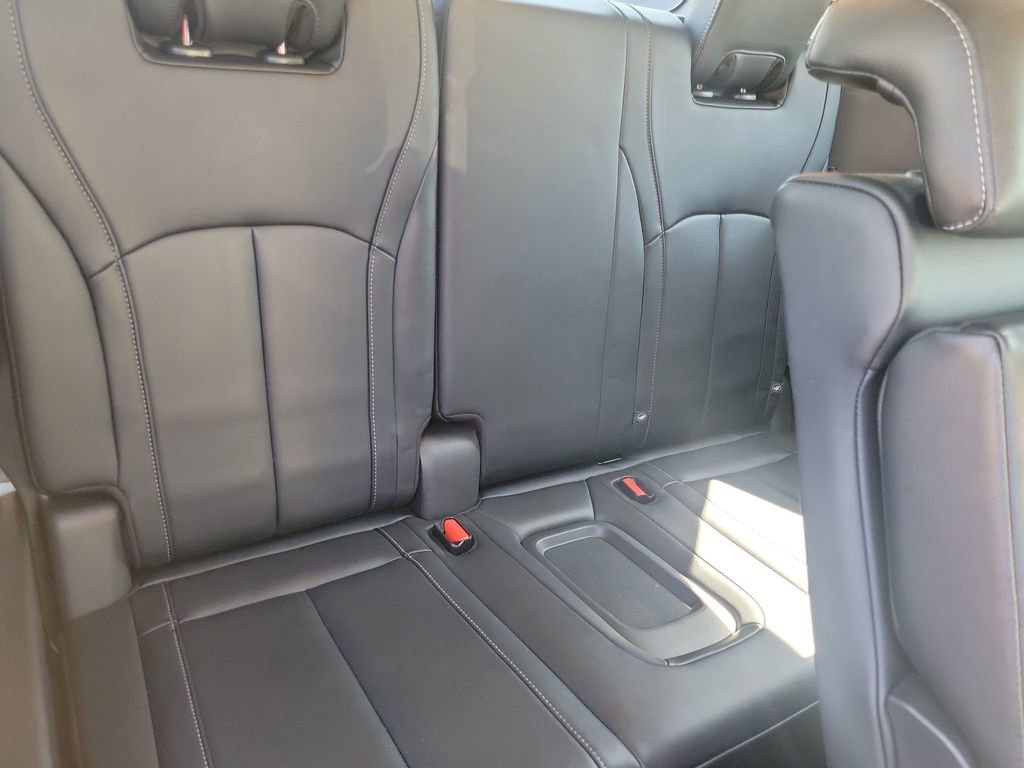 Used 2024 INFINITI QX60 Luxe w/ Performance Audio Package FWD image 30