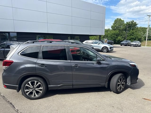 Used 2023 Subaru Forester Limited AWD/4WD image 2