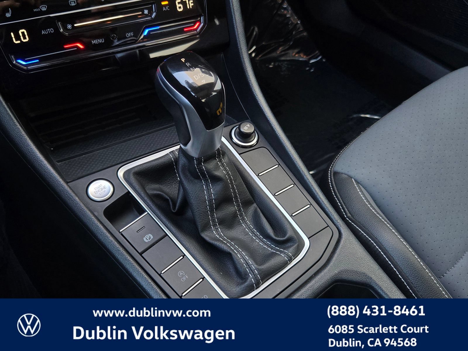 Certified 2025 Volkswagen Jetta SE FWD image 18