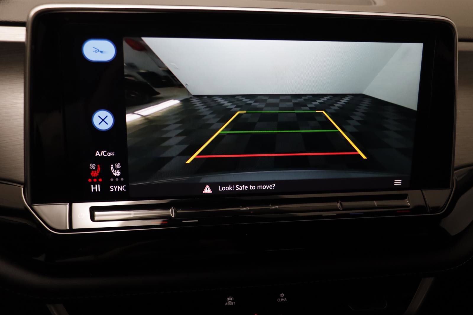 Used 2024 Volkswagen Atlas Cross Sport SE image 9