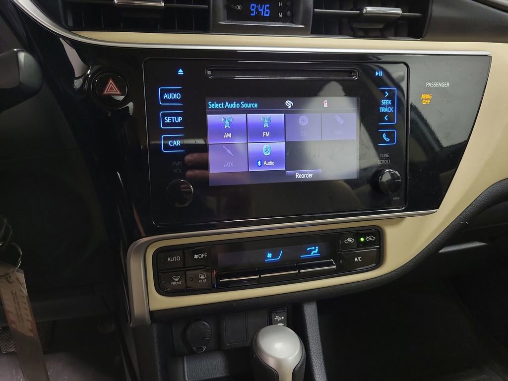 Used 2017 Toyota Corolla LE image 15