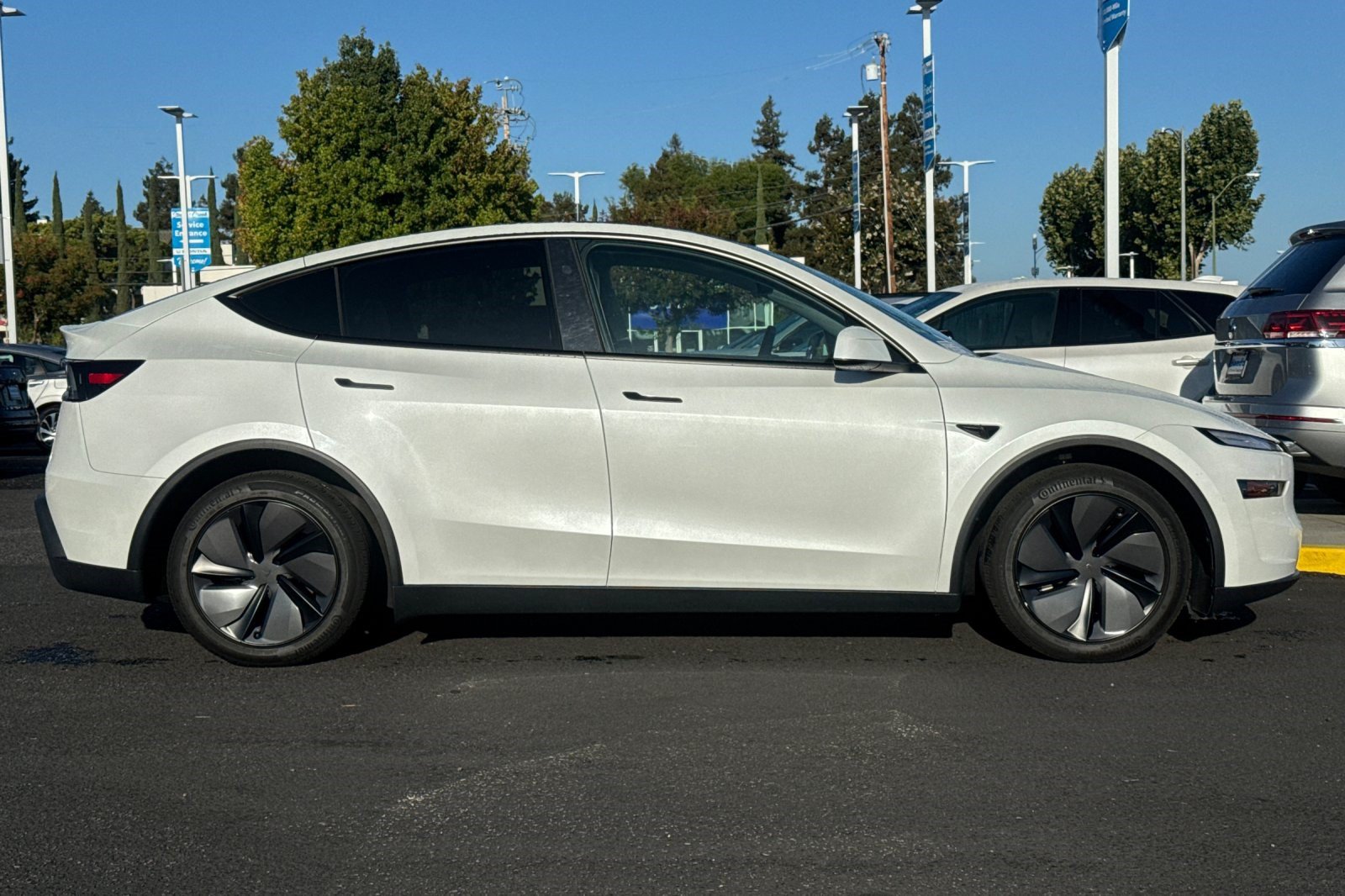 Used 2026 Tesla Model Y Long Range AWD/4WD image 8