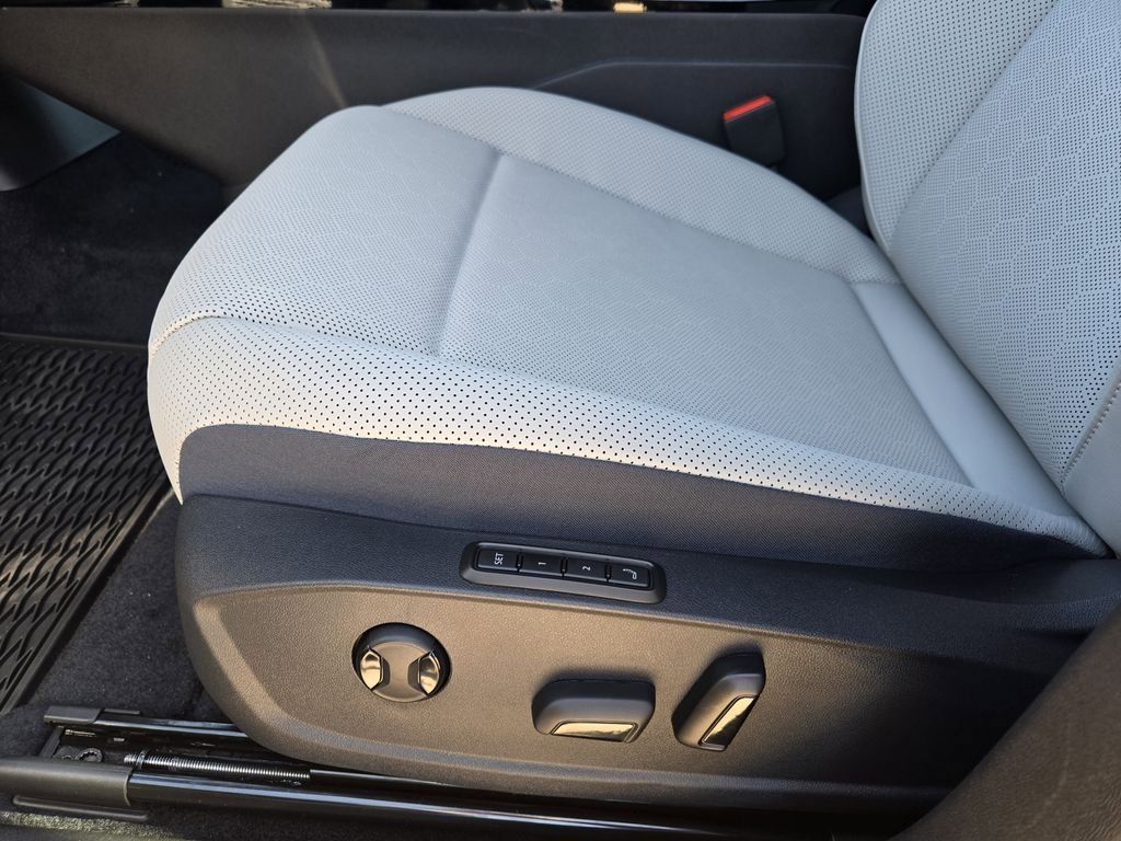 New 2025 Volkswagen ID.4 Pro S Plus AWD/4WD image 19