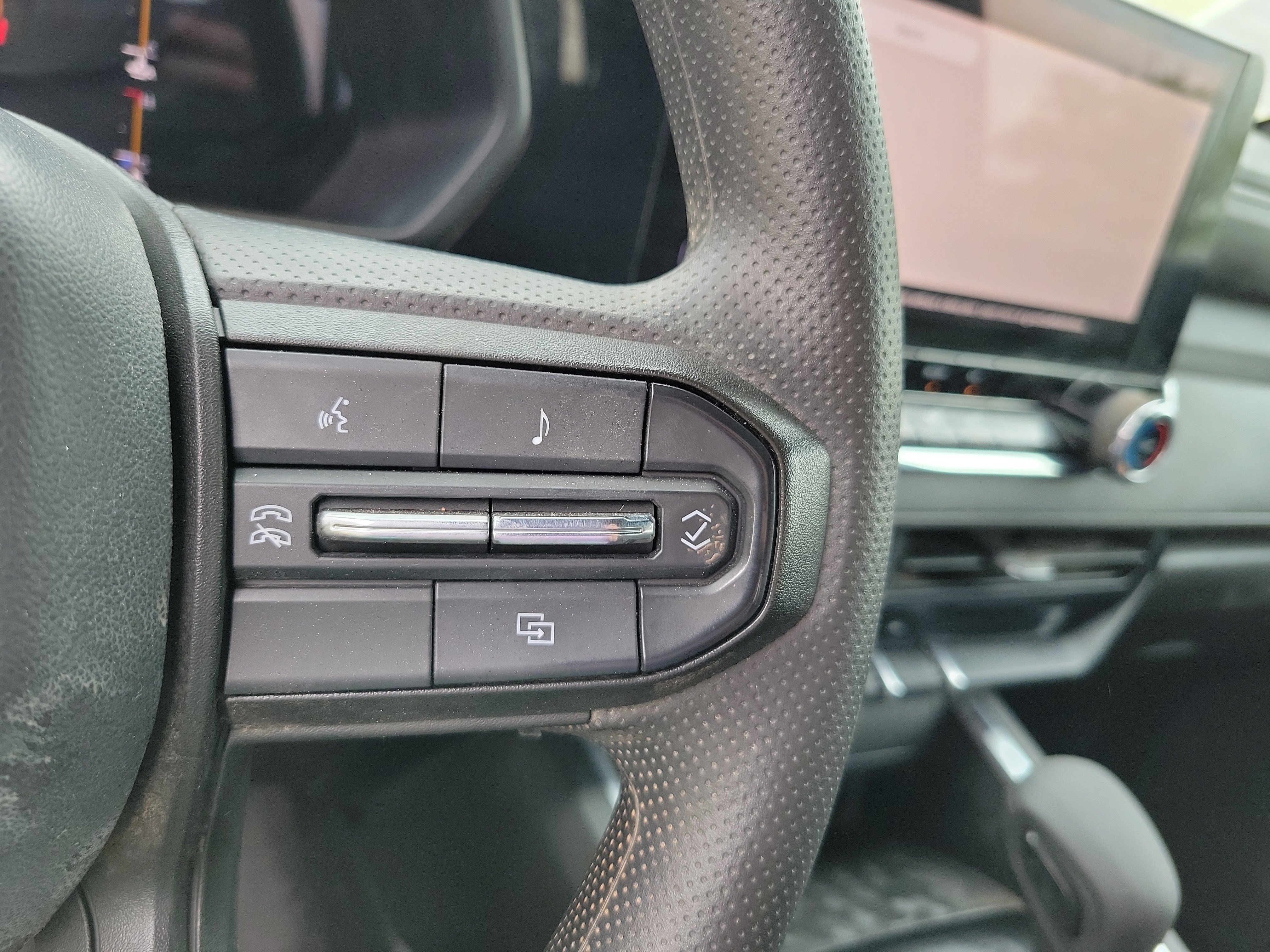 Used 2023 Chevrolet Colorado Trail Boss image 14