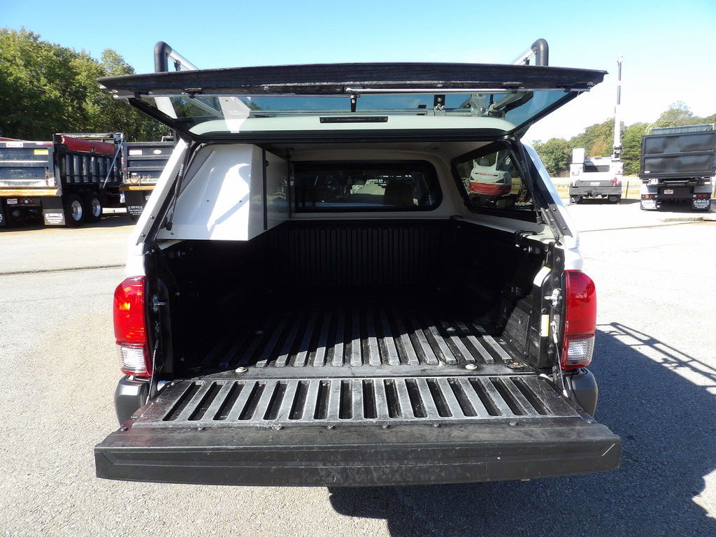 Used 2022 Toyota Tacoma SR image 42