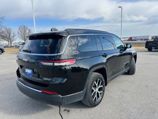 Used 2024 Jeep Grand Cherokee L Limited w/ Luxury Tech Group II image 9