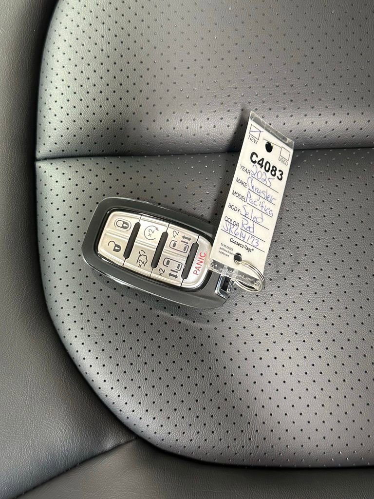 New 2025 Chrysler Pacifica Select w/ Fav Edition Package image 29