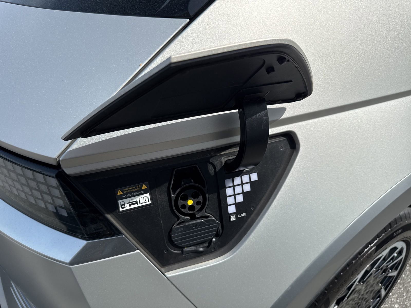 Certified 2023 Hyundai Ioniq 5 Limited w/ Cargo Package image 10