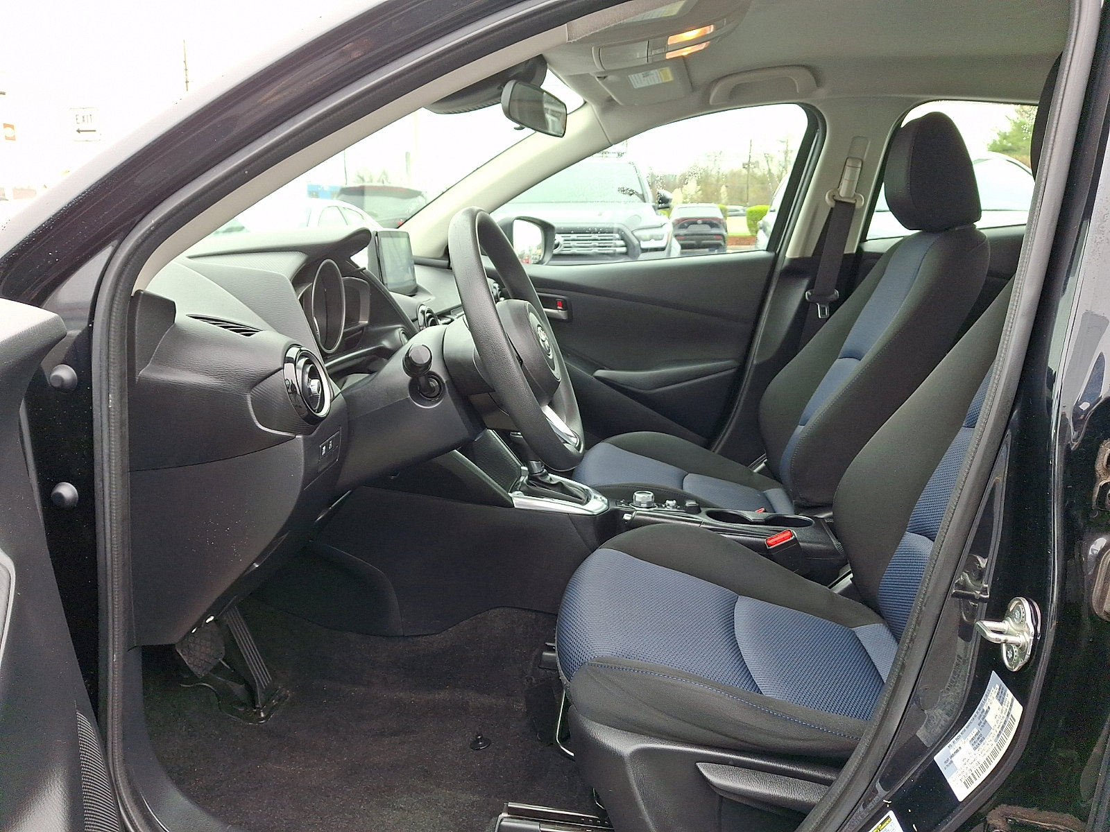 Used 2019 Toyota Yaris LE image 13