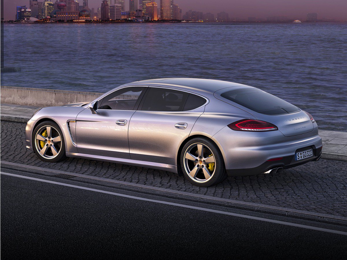 Used 2014 Porsche Panamera RWD image 3