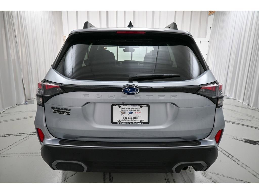 Used 2025 Subaru Forester Limited image 6