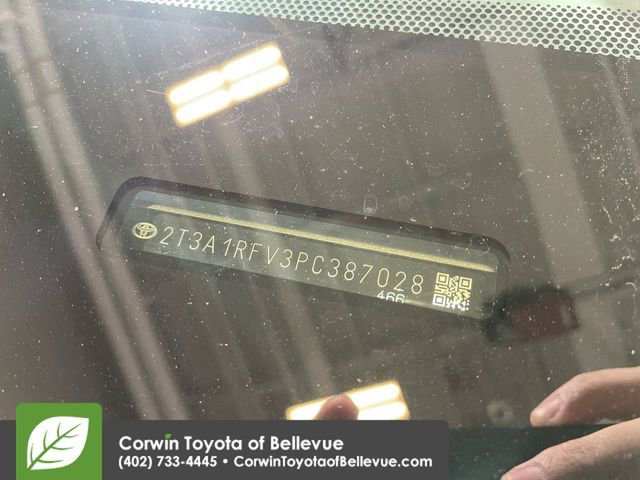 Used 2023 Toyota RAV4 XLE Premium image 28