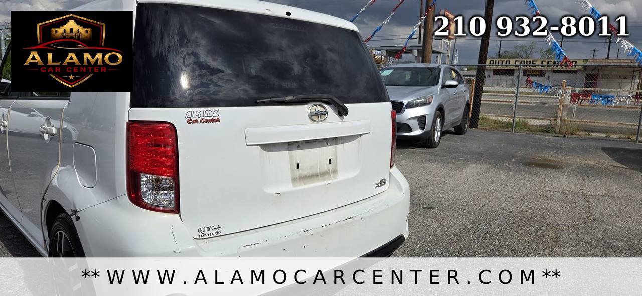 Used 2014 Scion xB FWD image 11