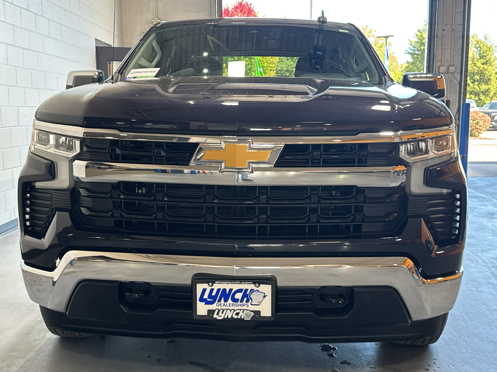 Used 2023 Chevrolet Silverado 1500 LT AWD/4WD image 8