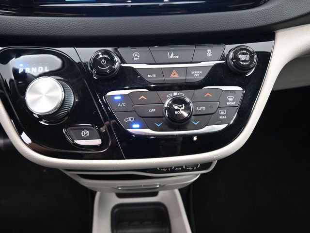 Used 2022 Chrysler Pacifica Touring-L image 6