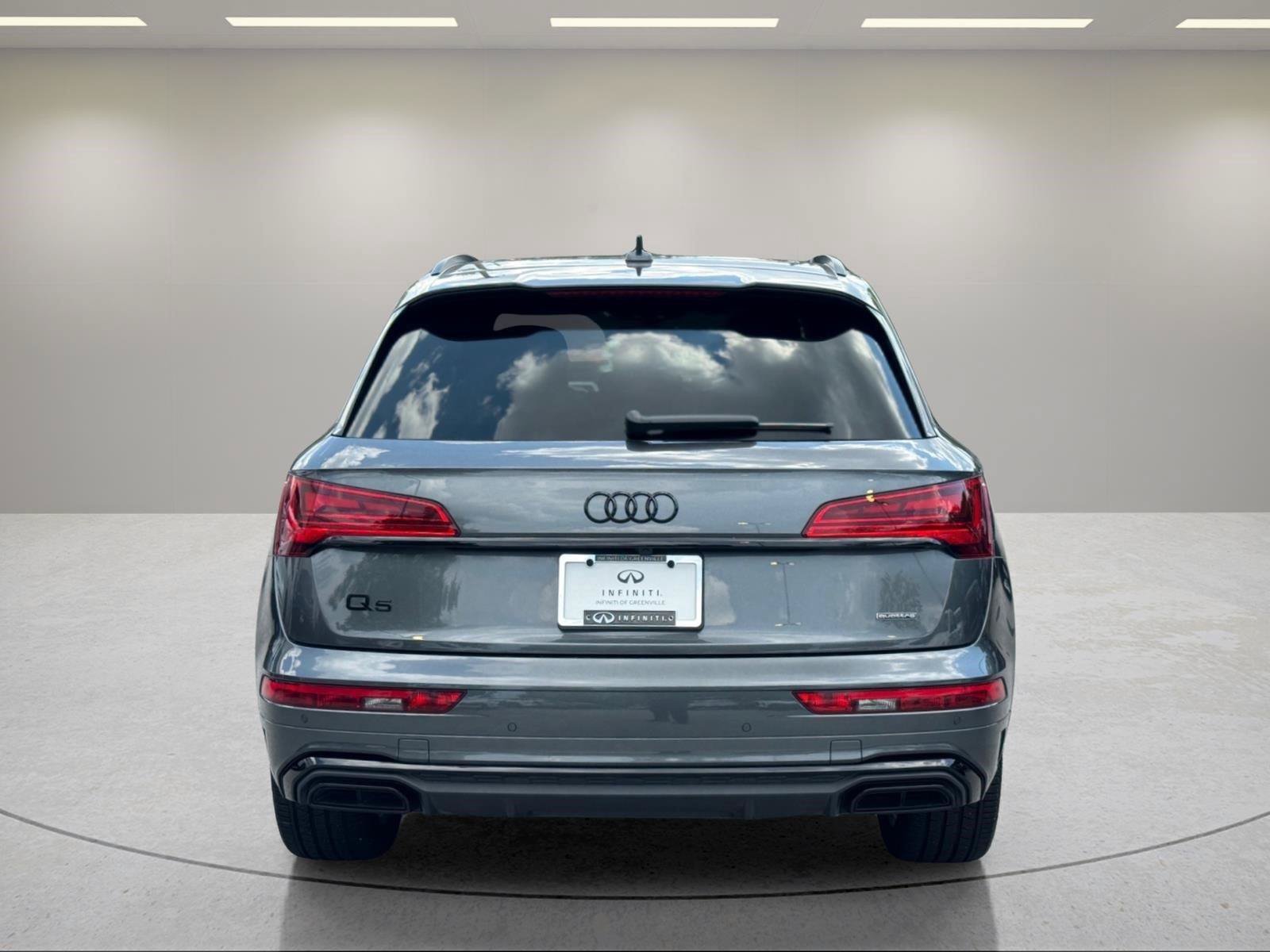 Used 2022 Audi Q5 2.0T Premium Plus w/ Premium Plus Package AWD/4WD image 4
