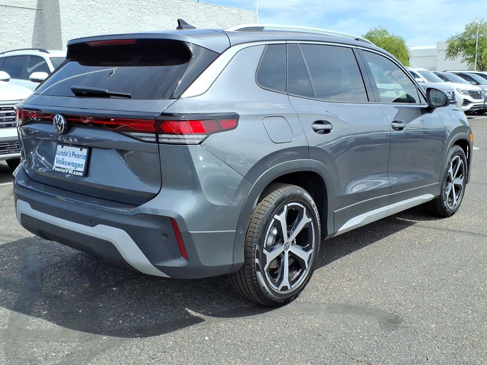 New 2026 Volkswagen Tiguan SE image 4