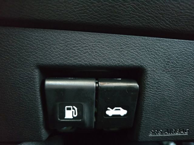 New 2025 Nissan Versa SV image 10