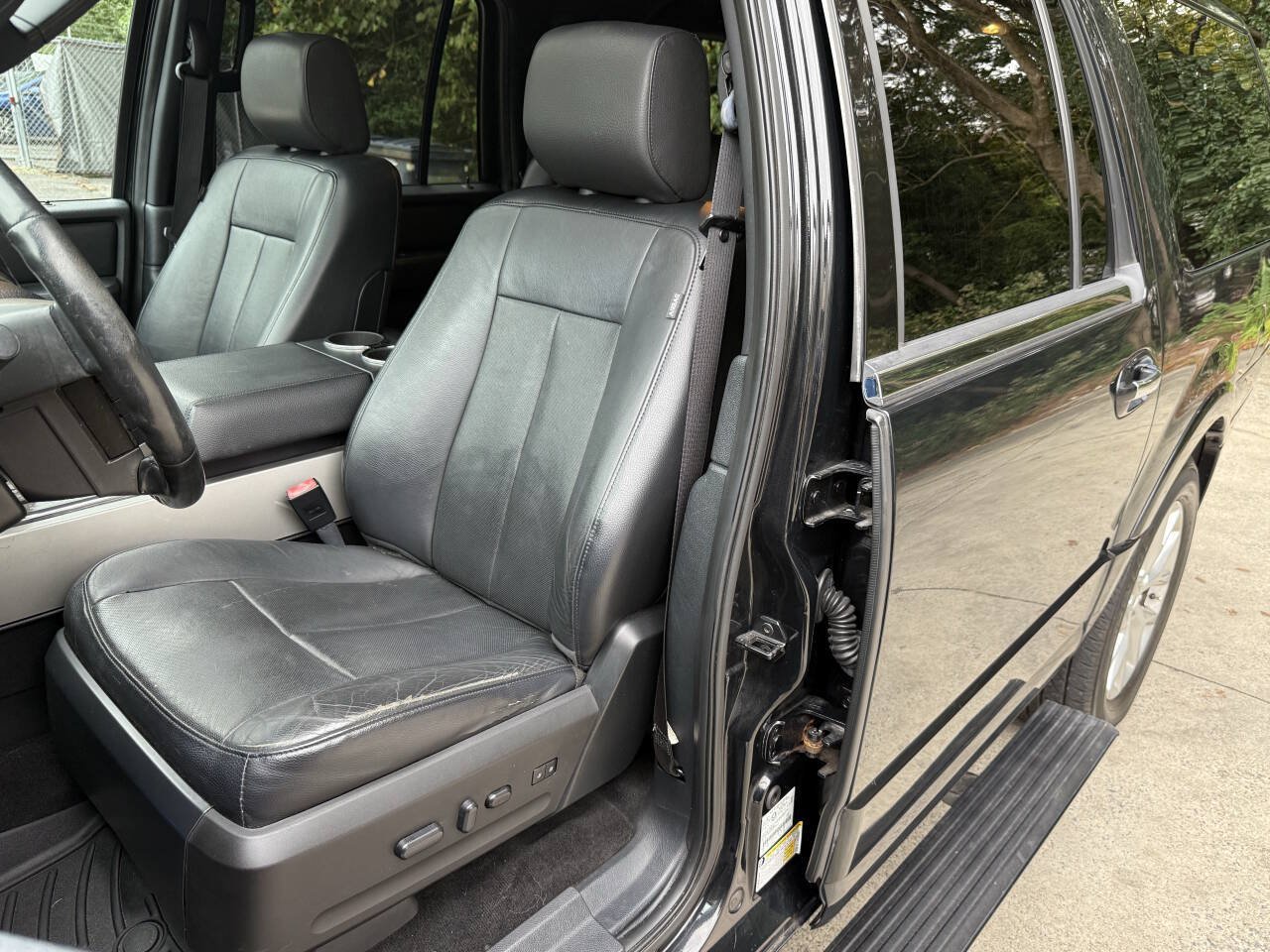 Used 2015 Ford Expedition EL Limited w/ Equipment Group 301A AWD/4WD image 12