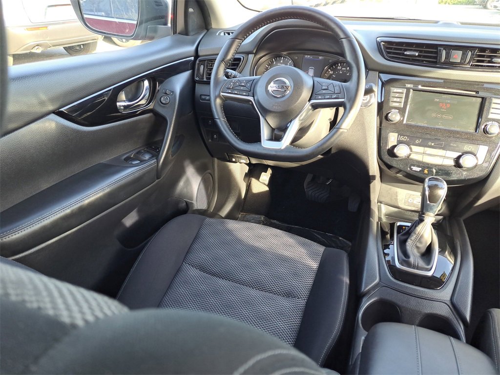 Certified 2022 Nissan Rogue Sport SV image 10