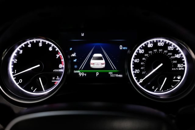 Used 2018 Toyota Camry XLE FWD image 25