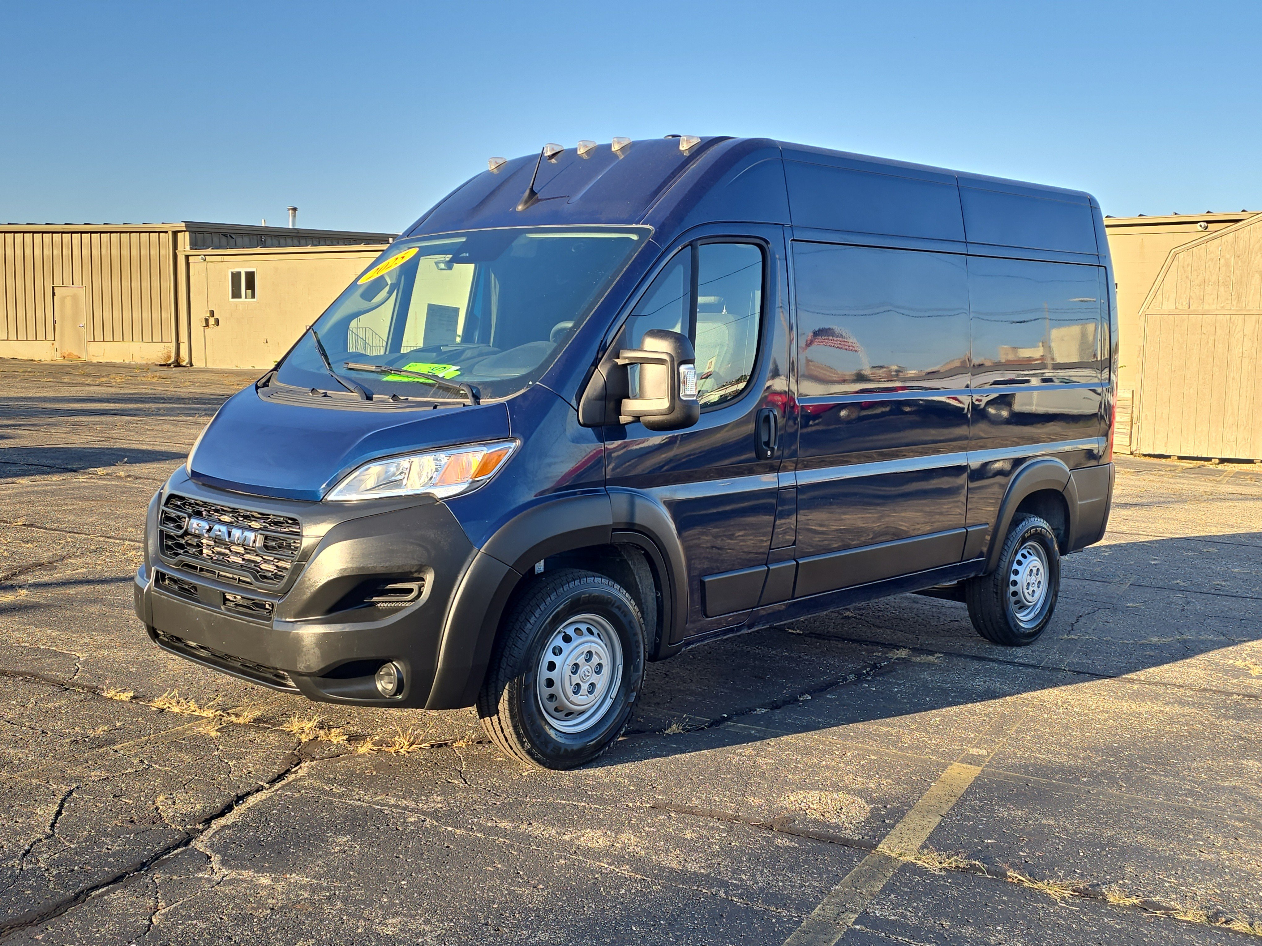 Used 2025 RAM ProMaster 2500 w/ Upfitter's Prep Package FWD image 2