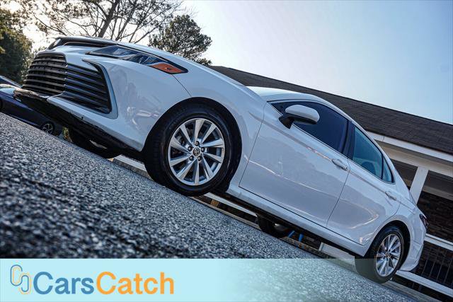 Used 2022 Toyota Camry LE image 4