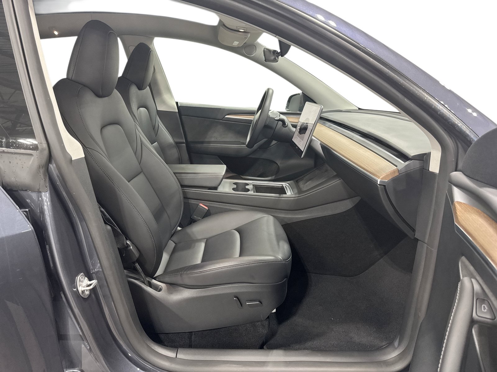 Certified 2023 Tesla Model Y Long Range AWD/4WD image 13