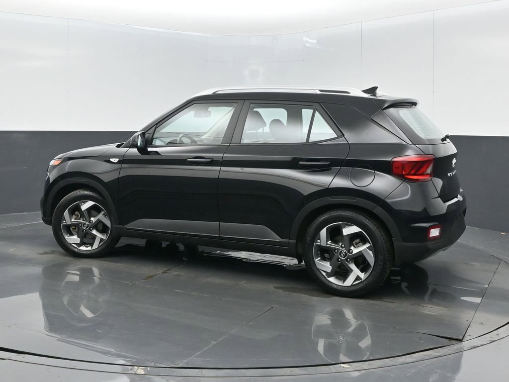 Used 2022 Hyundai Venue SEL image 5