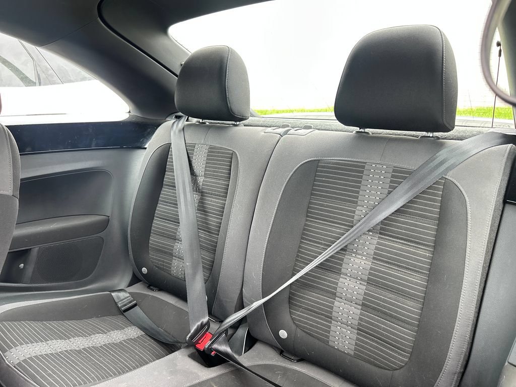 Used 2014 Volkswagen Beetle R-Line FWD image 10