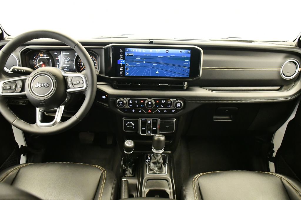 Used 2025 Jeep Wrangler Sahara image 19