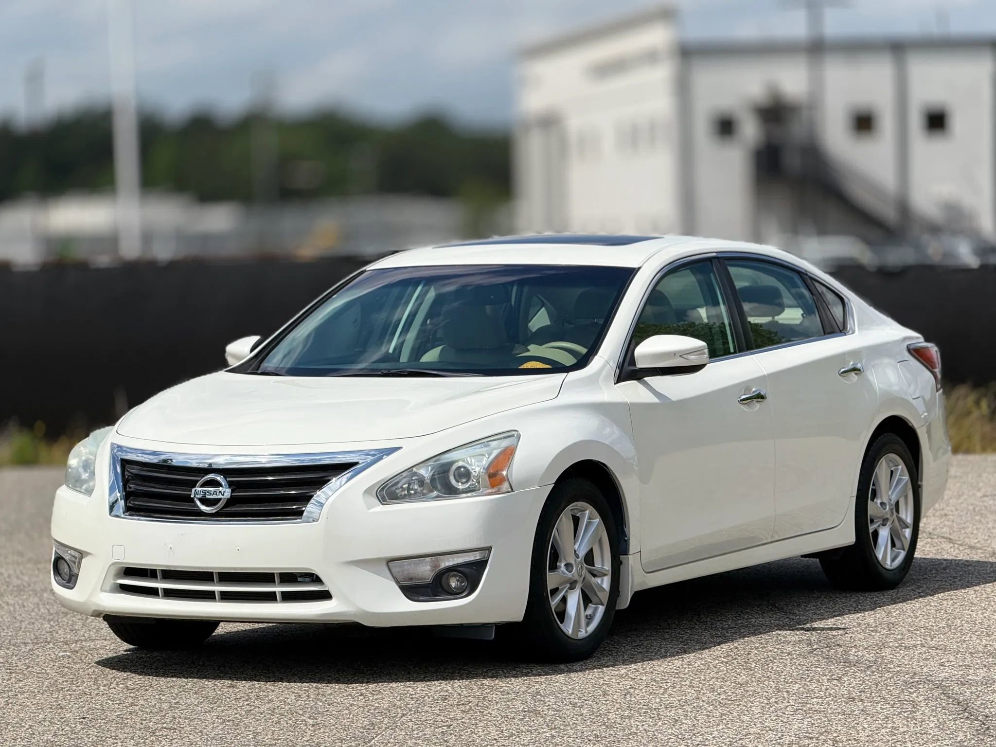 Used 2015 Nissan Altima 2.5 SL w/ Technology Package FWD image 6