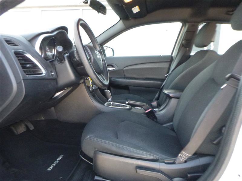 Used 2012 Dodge Avenger SE image 5