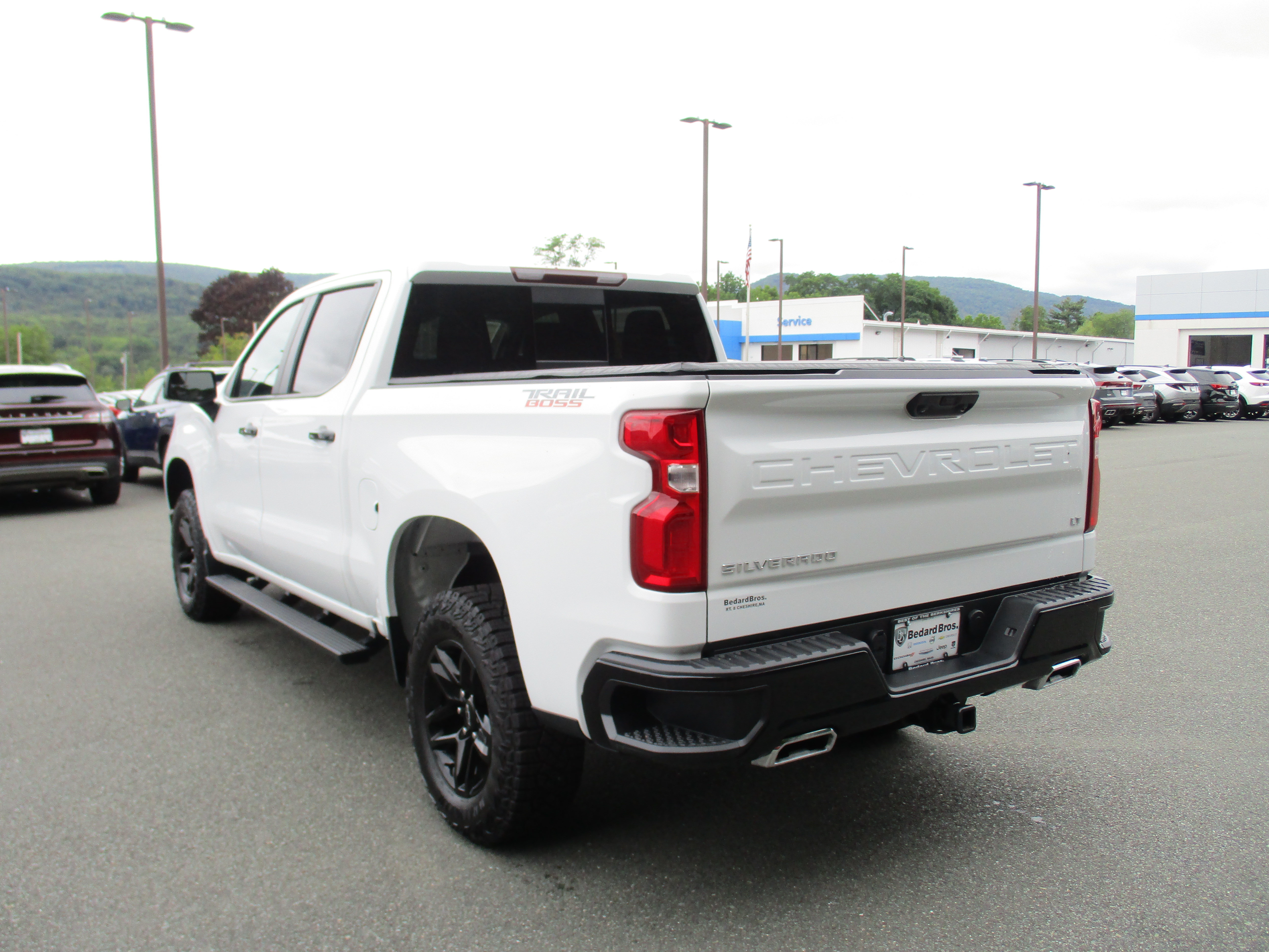 Used 2025 Chevrolet Silverado 1500 LT Trail Boss w/ Convenience Package II AWD/4WD image 7