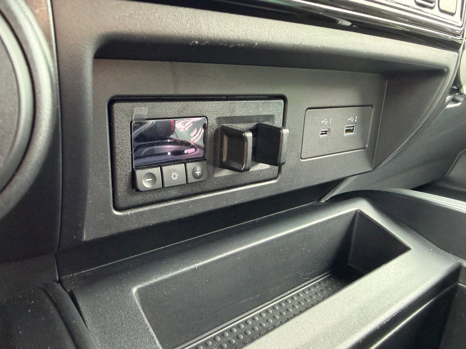 Used 2023 Nissan Titan PRO-4X w/ Pro-4x Utility Package image 23