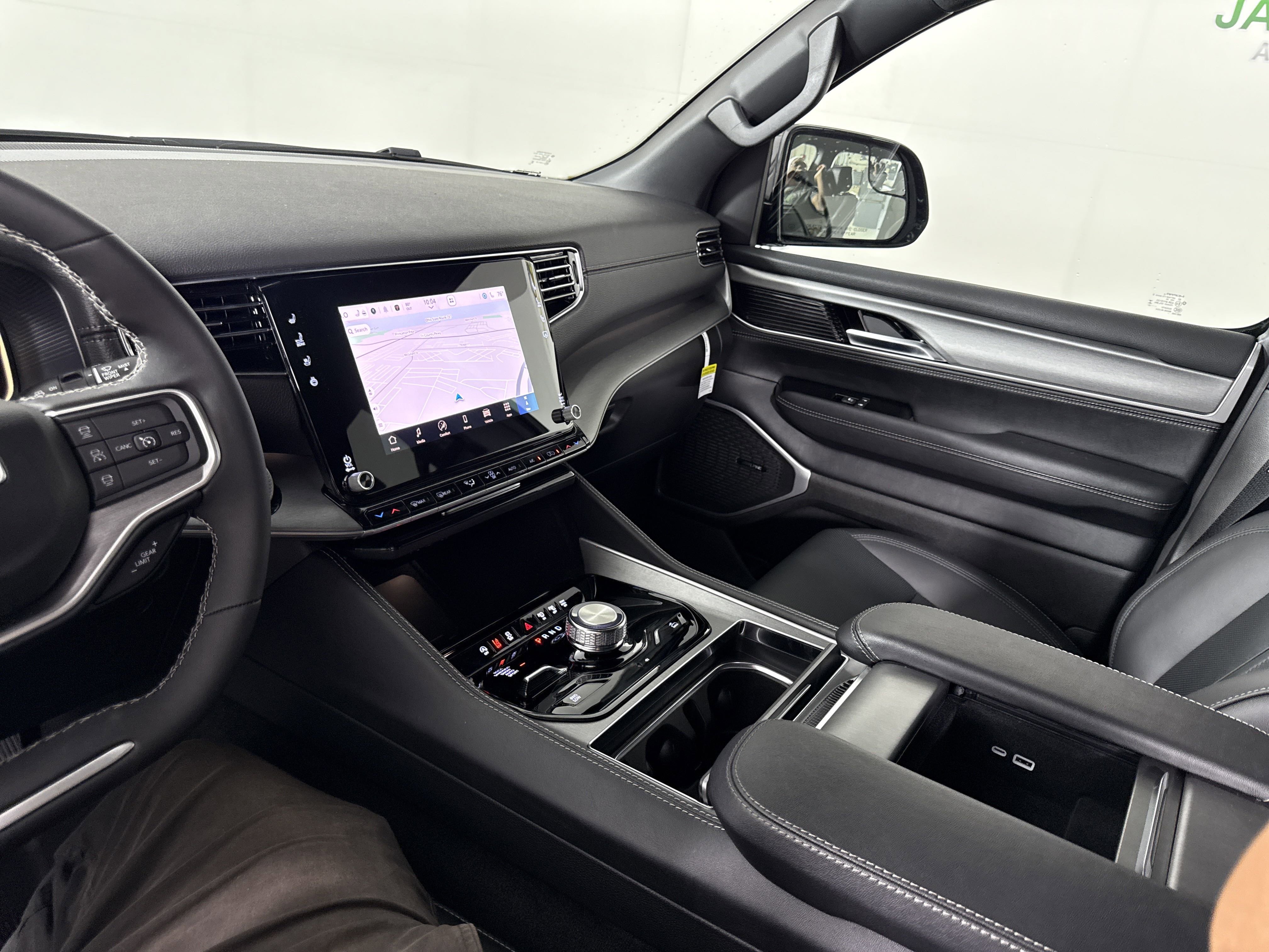 New 2025 Jeep Wagoneer 4WD w/ Convenience Group I image 27