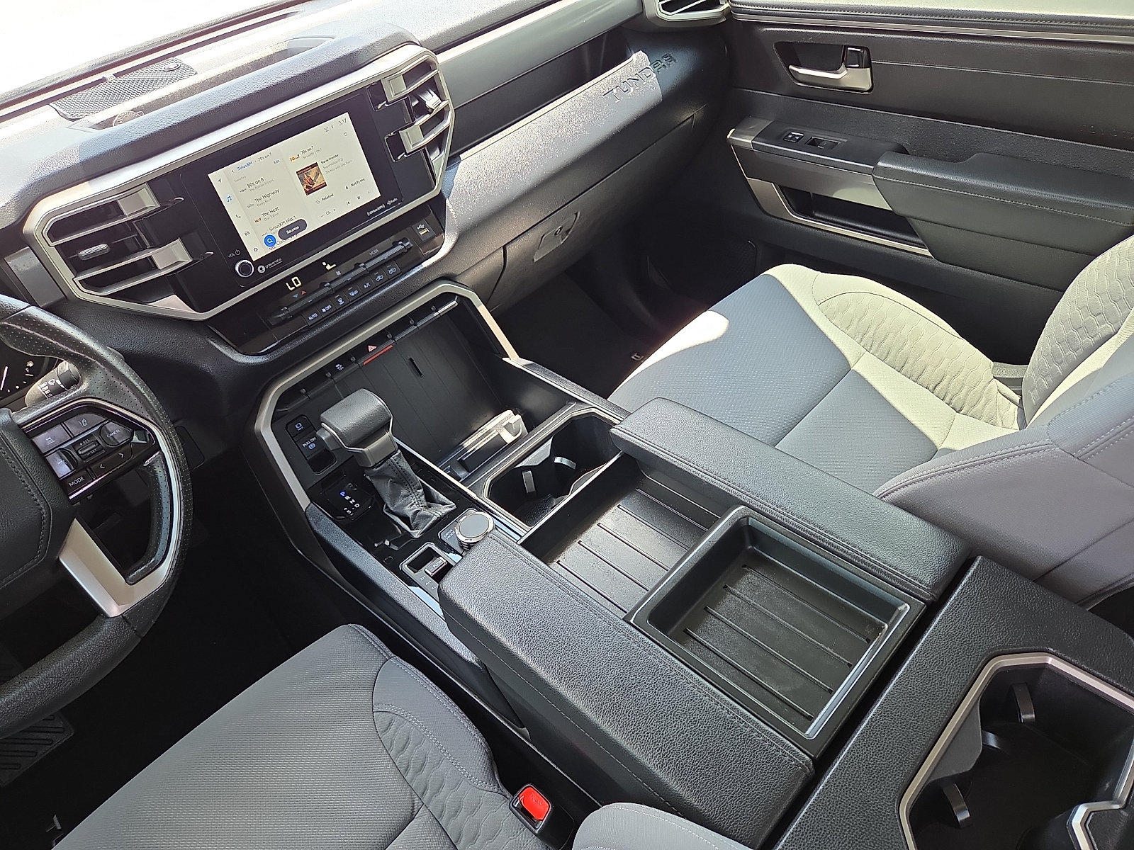 Used 2022 Toyota Tundra SR5 AWD/4WD image 12