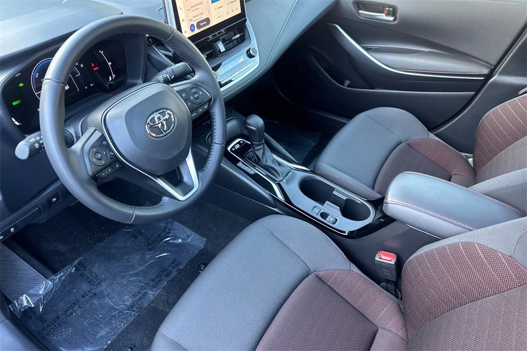 Certified 2025 Toyota Corolla SE image 9