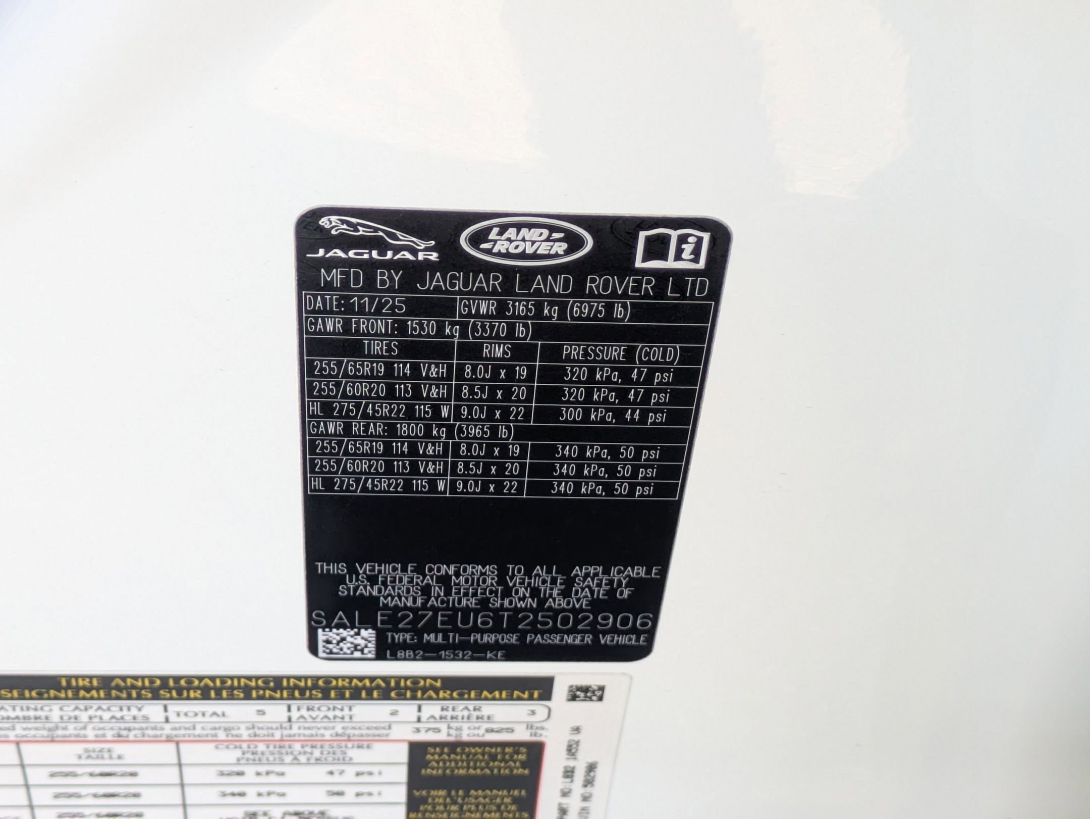 New 2026 Land Rover Defender 110 X-Dynamic SE image 36