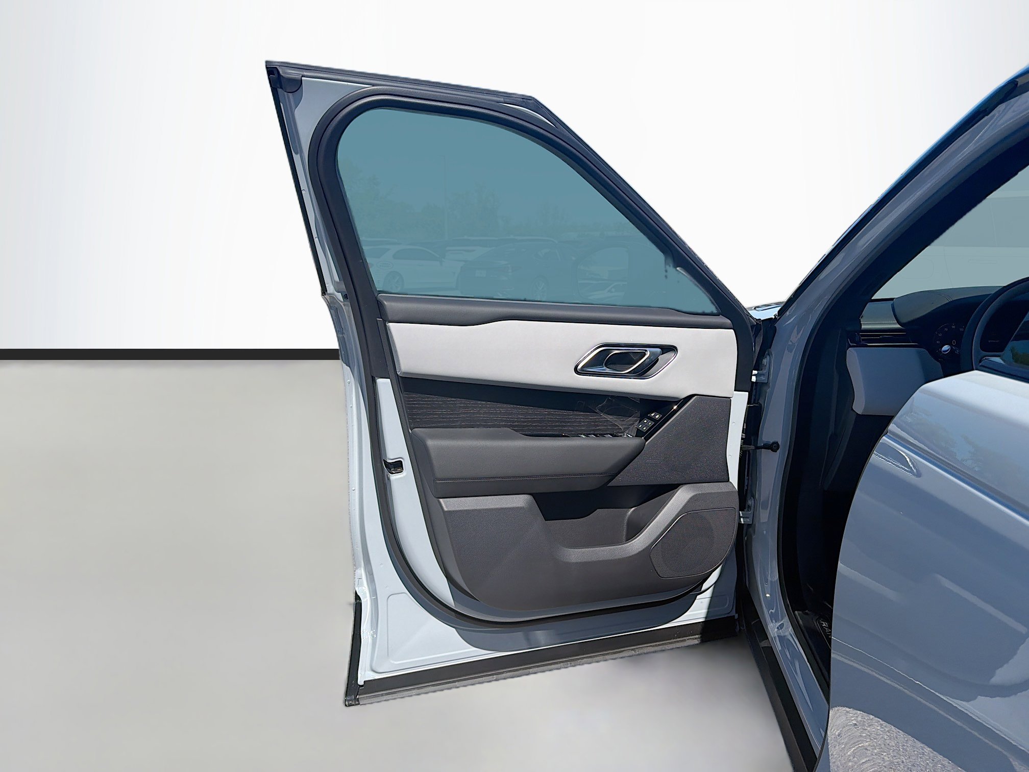 New 2026 Land Rover Range Rover Velar Dynamic SE image 21