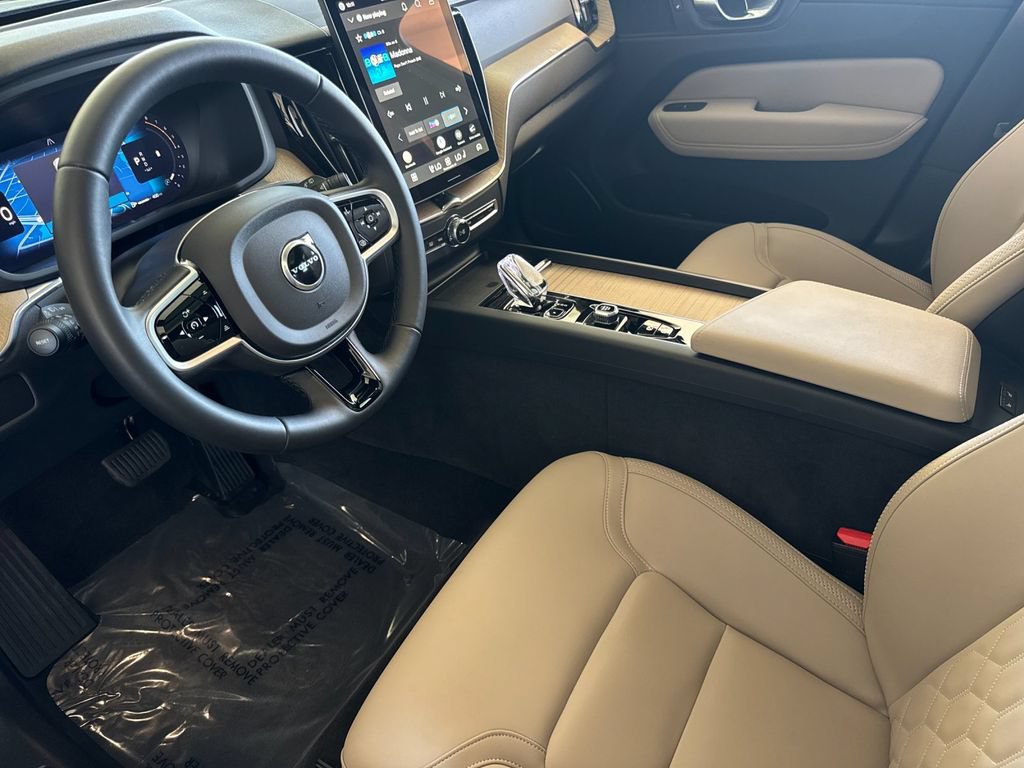 Certified 2026 Volvo XC60 B5 Plus AWD/4WD image 9