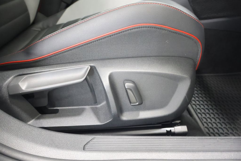 Used 2022 Volkswagen GTI Autobahn FWD image 22