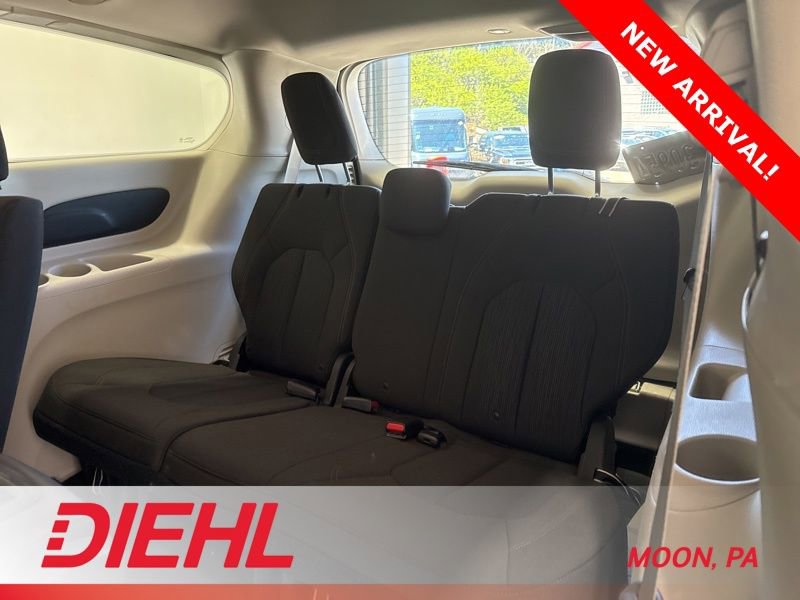 Used 2018 Chrysler Pacifica Touring Plus w/ Tire & Wheel Group image 18