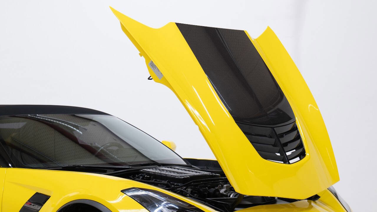 Used 2018 Chevrolet Corvette Z06 RWD image 25