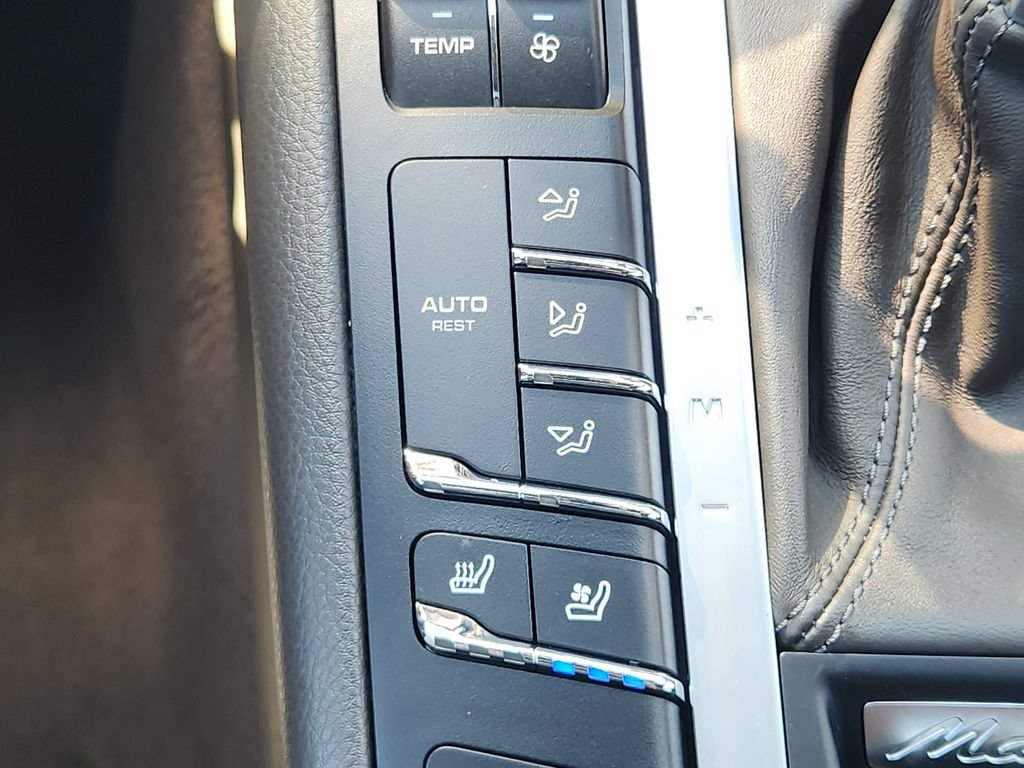 Used 2020 Porsche Macan S AWD/4WD image 30
