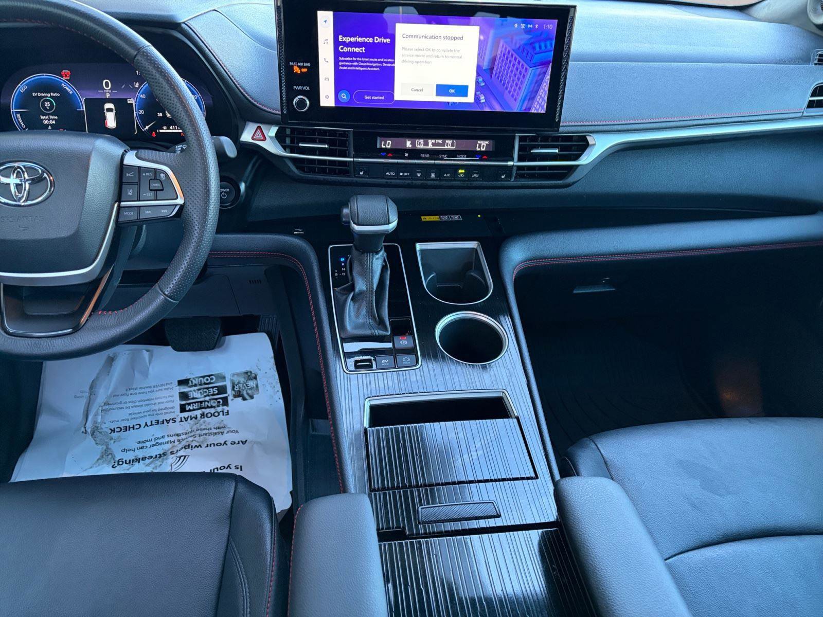 Used 2025 Toyota Sienna XSE w/ XSE Plus Package image 10